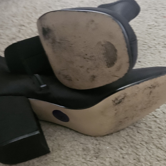 Marc Fisher Black Satin Zip Up Ankle Booties Women 8.5M - Picture 4 of 4